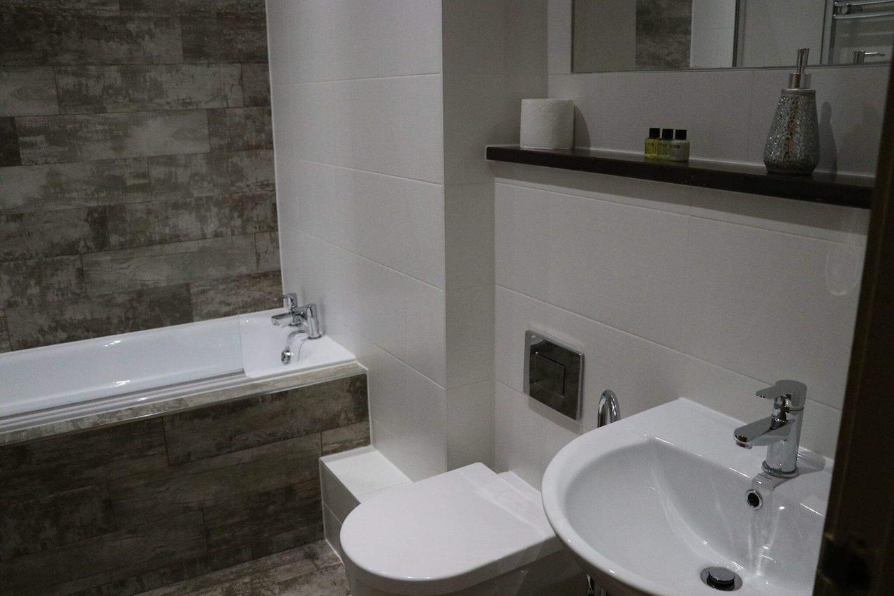 The Griffin Inn St Helens  Екстер'єр фото