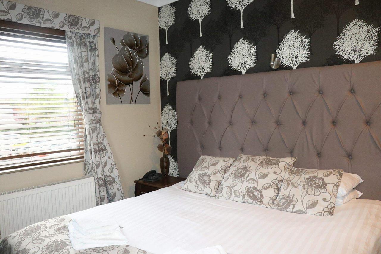The Griffin Inn St Helens  Екстер'єр фото