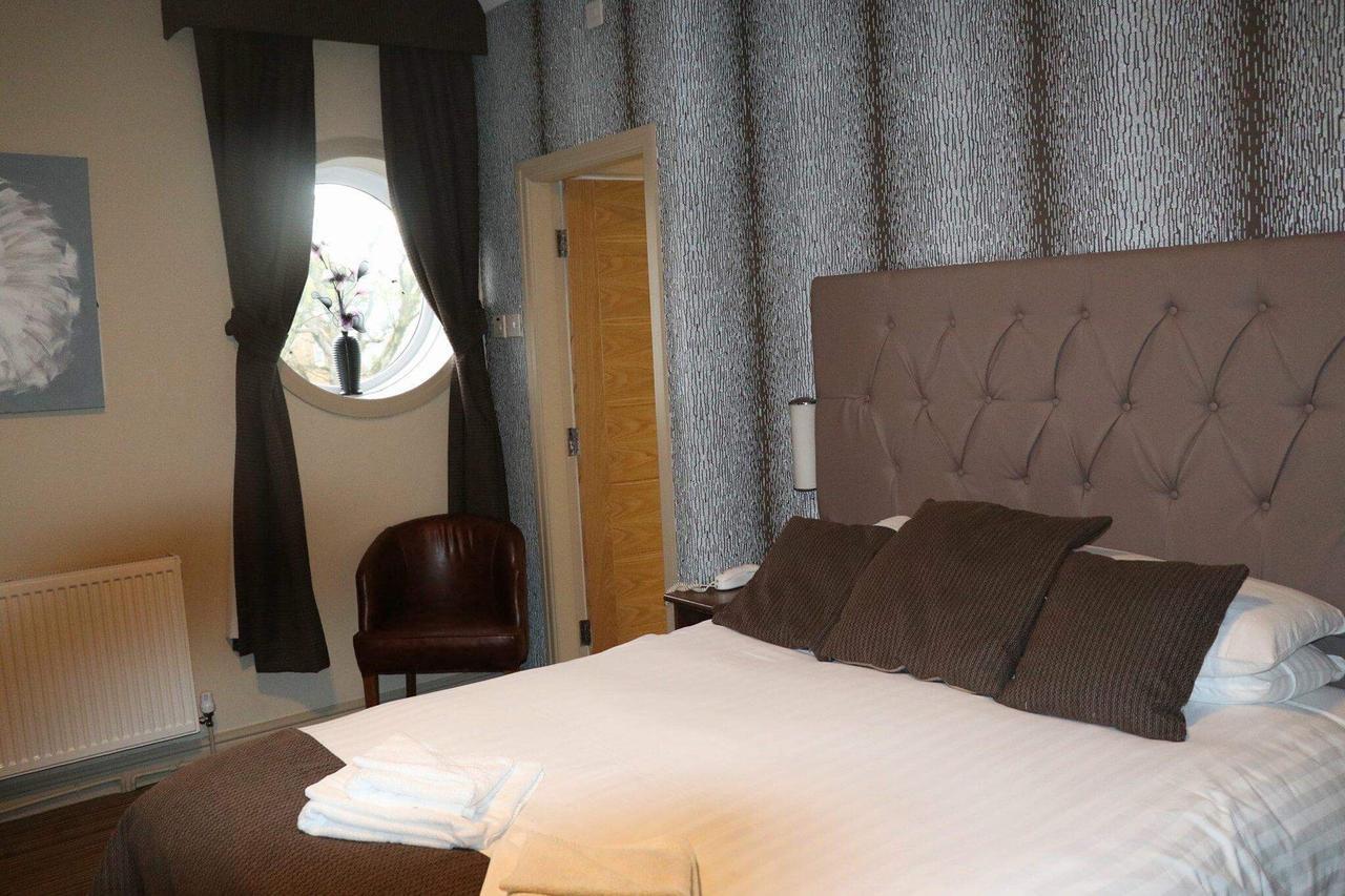 The Griffin Inn St Helens  Екстер'єр фото