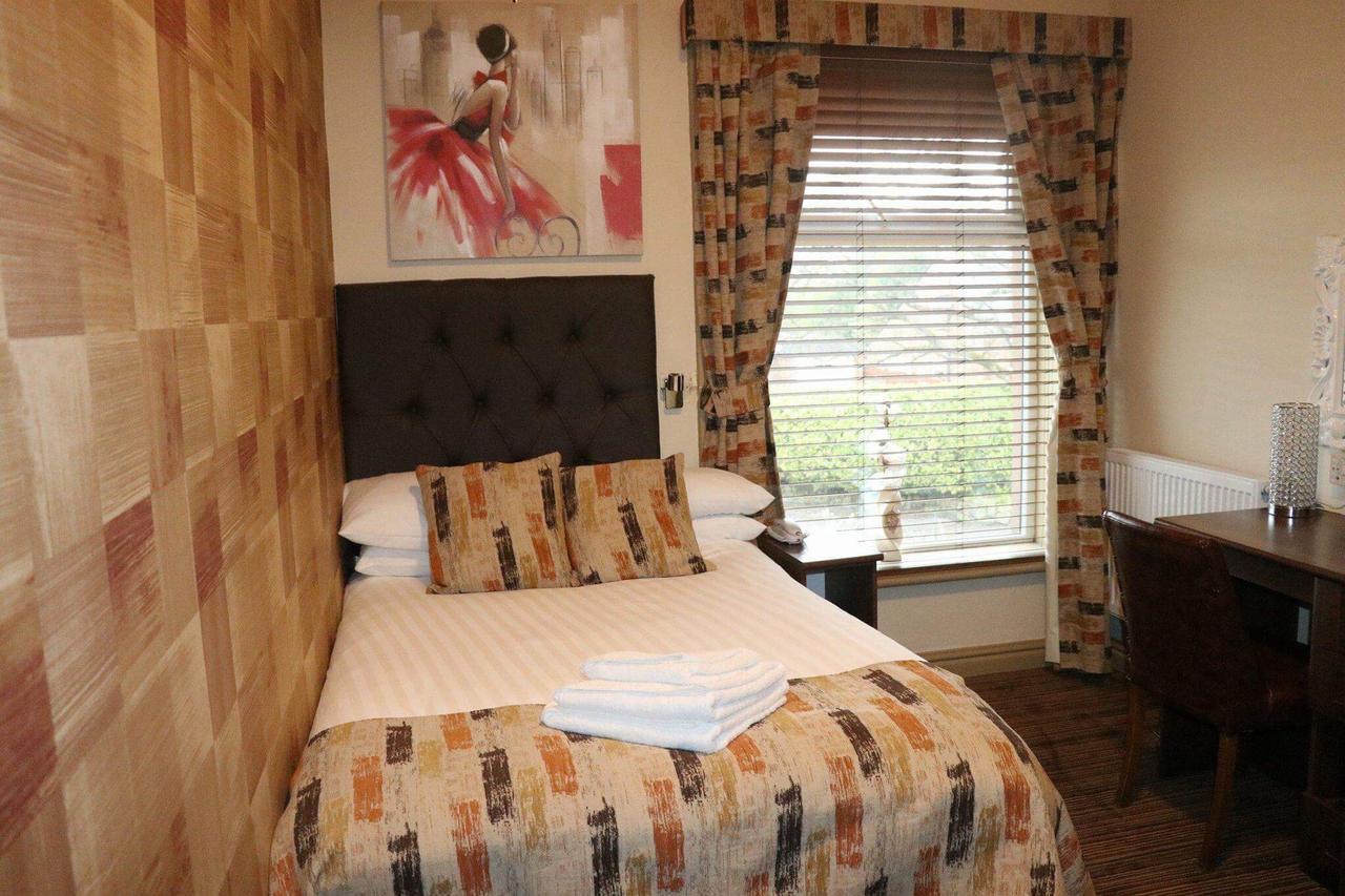 The Griffin Inn St Helens  Екстер'єр фото
