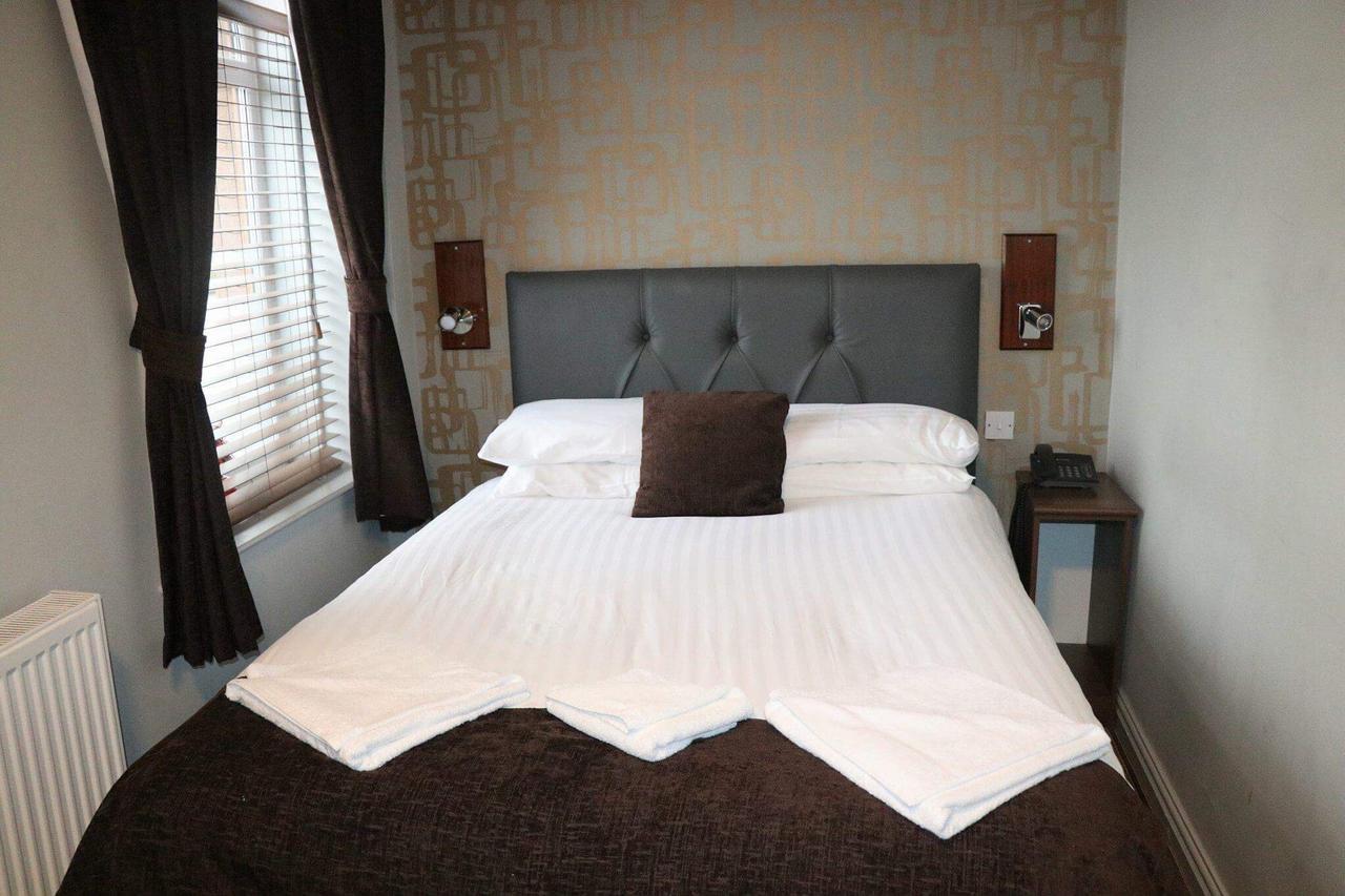 The Griffin Inn St Helens  Екстер'єр фото